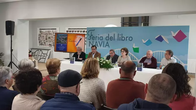 En imágenes: Apertura de las ferias del libro y la ilustración de Navia