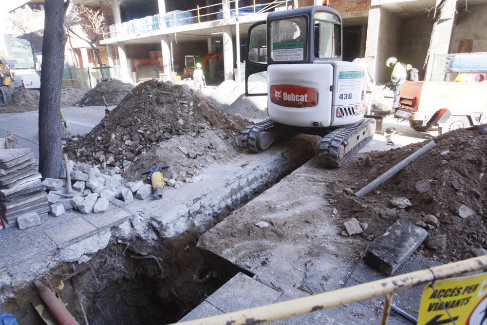 Tallen la circulació al carrer de Joan Maragall