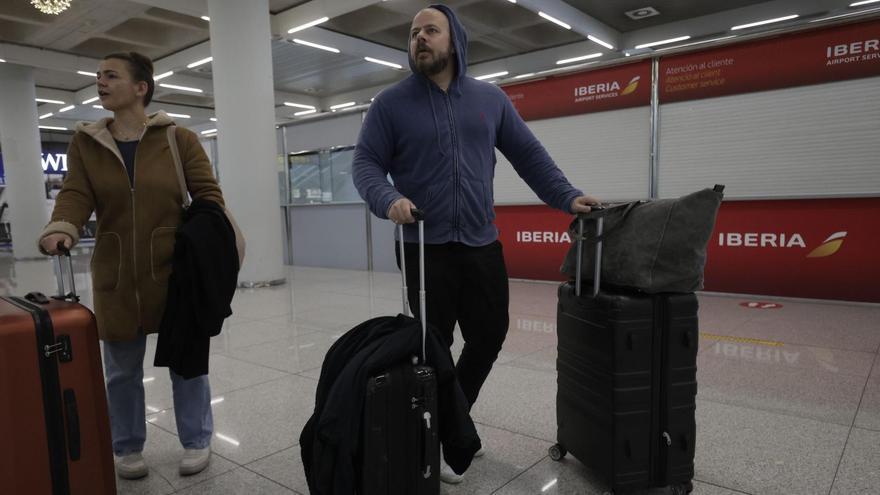 Primer día de huelga de los trabajadores de handling de Iberia en el aeropuerto de Palma