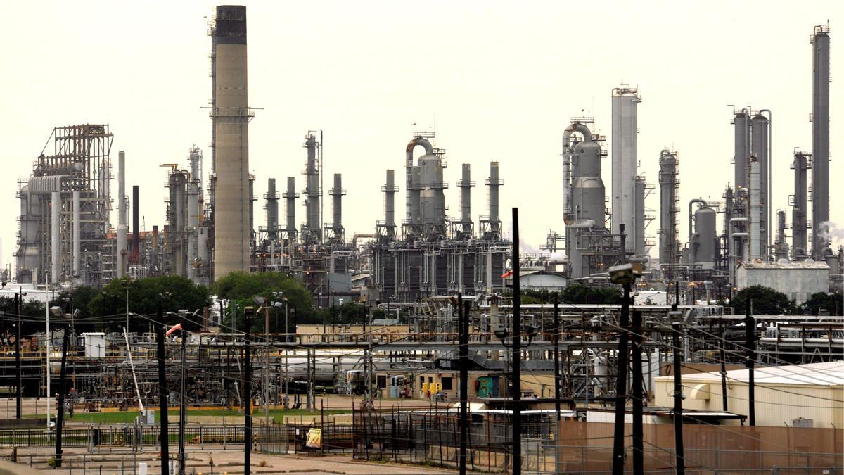 Vista de la refinería de una petrolera en Bayton, Texas (EE.UU.), en una fotografía de archivo.
