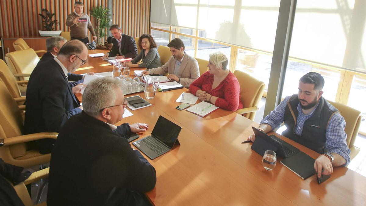 Una sesión de la Comisión de Limpieza Viaria, antes de la pandemia, celebrada en la sala de la Junta de Gobierno. Las últimas reuniones han sido telemáticas.