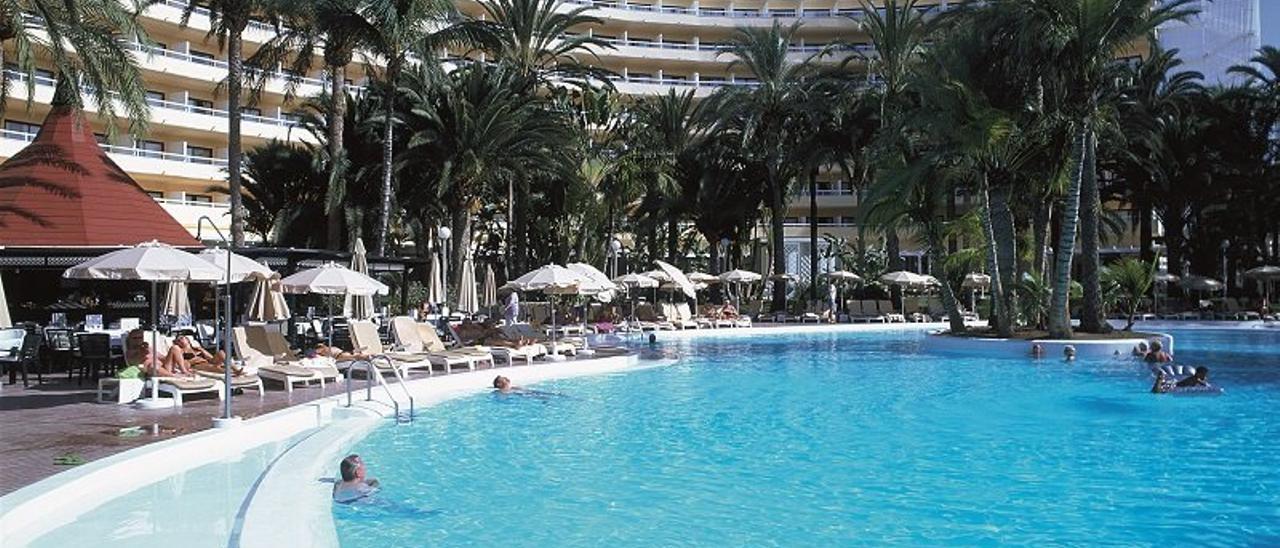 El Riu Palmeras, en Gran Canaria, el primer hotel de la compañía en Canarias, que se reformó en 2019.. / RIU