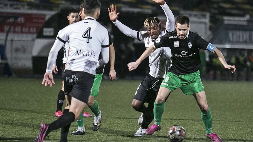 Tercera División de Asturias: La calidad del Caudal vence al corazón del Lenense (3-2)