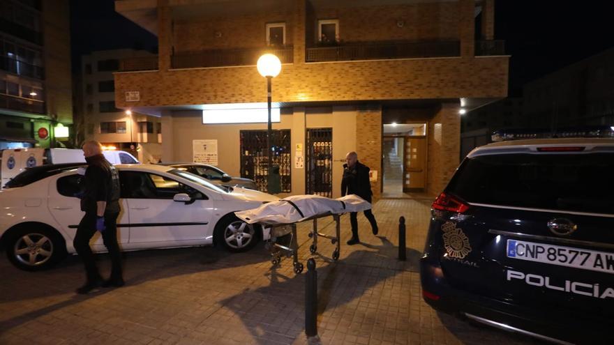 Asesinato en Zaragoza: un joven de 28 años mata a su madre con unas tijeras y se suicida