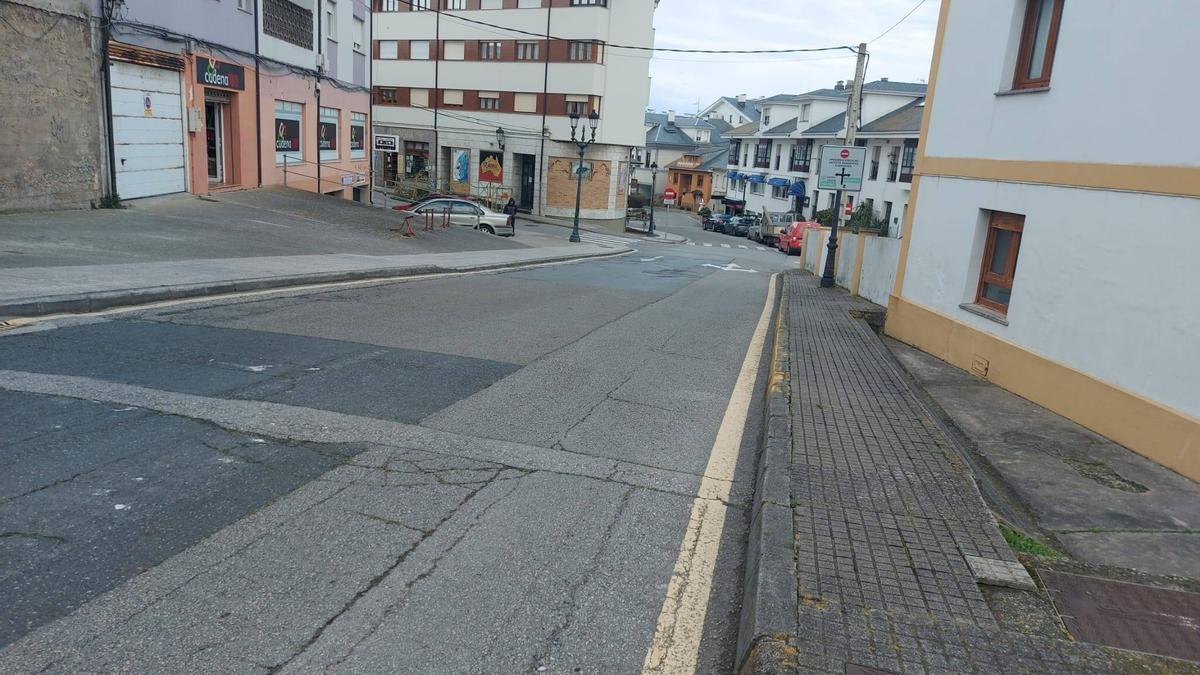 La avenida del Muelle, en Tapia de Casariego.