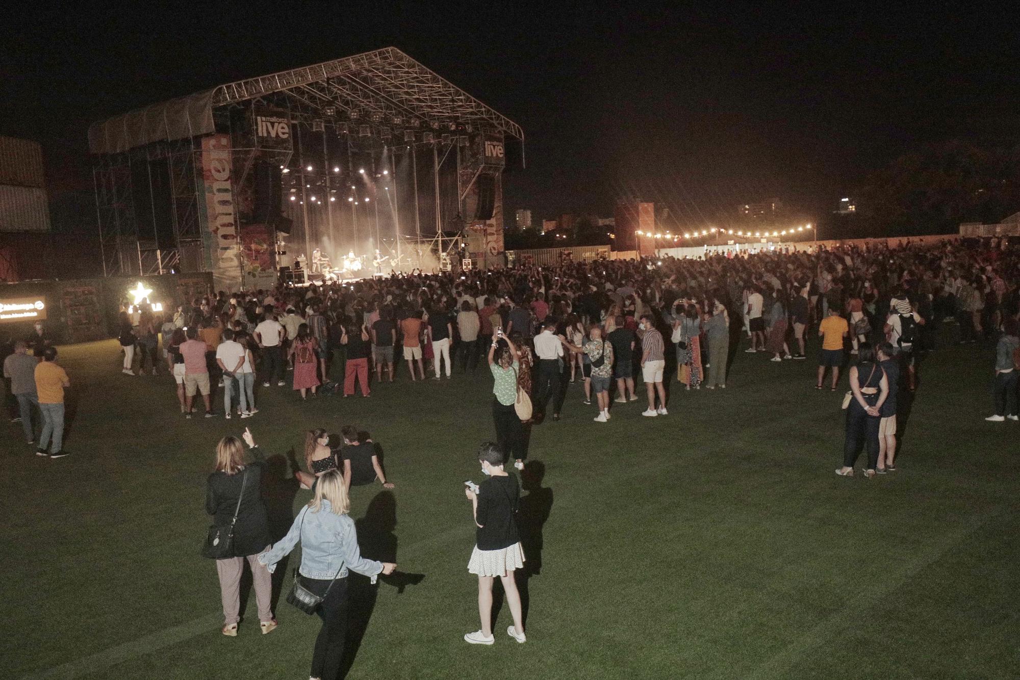 Cerca de 3.000 personas vibran con Sidonie en el primer concierto sin distancia social