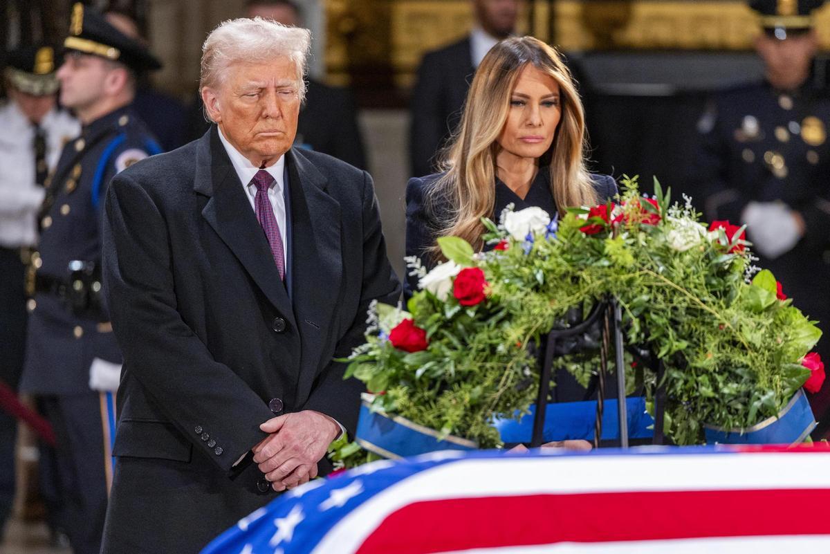 Trump presenta sus respetos a Jimmy Carter en la capilla ardiente del Capitolio