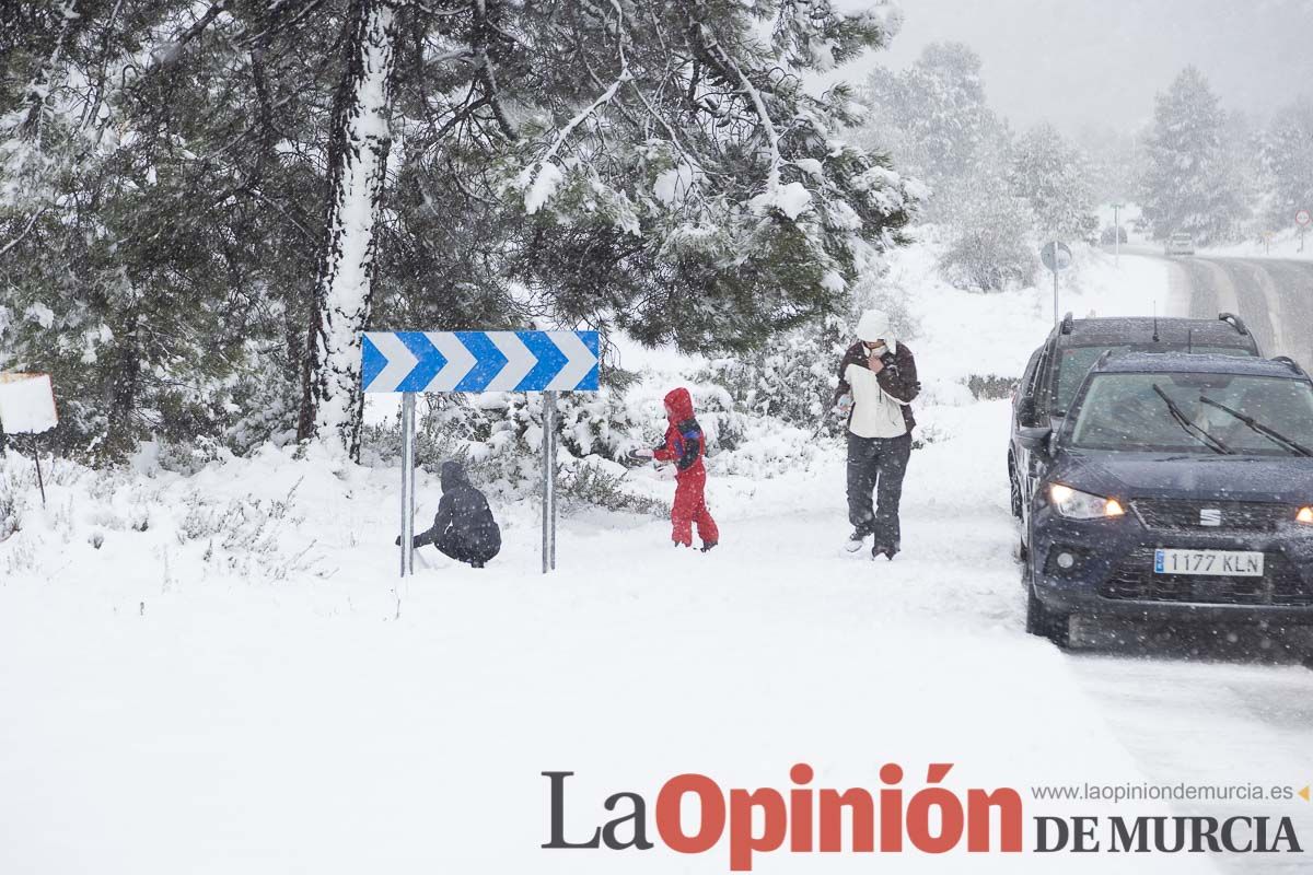 Continúa la nevada en las zonas altas de la comarca del Noroeste