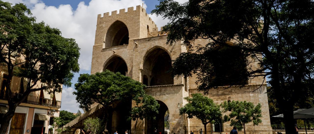 Las Torres de Serrano, un legado de la muralla cristiana.