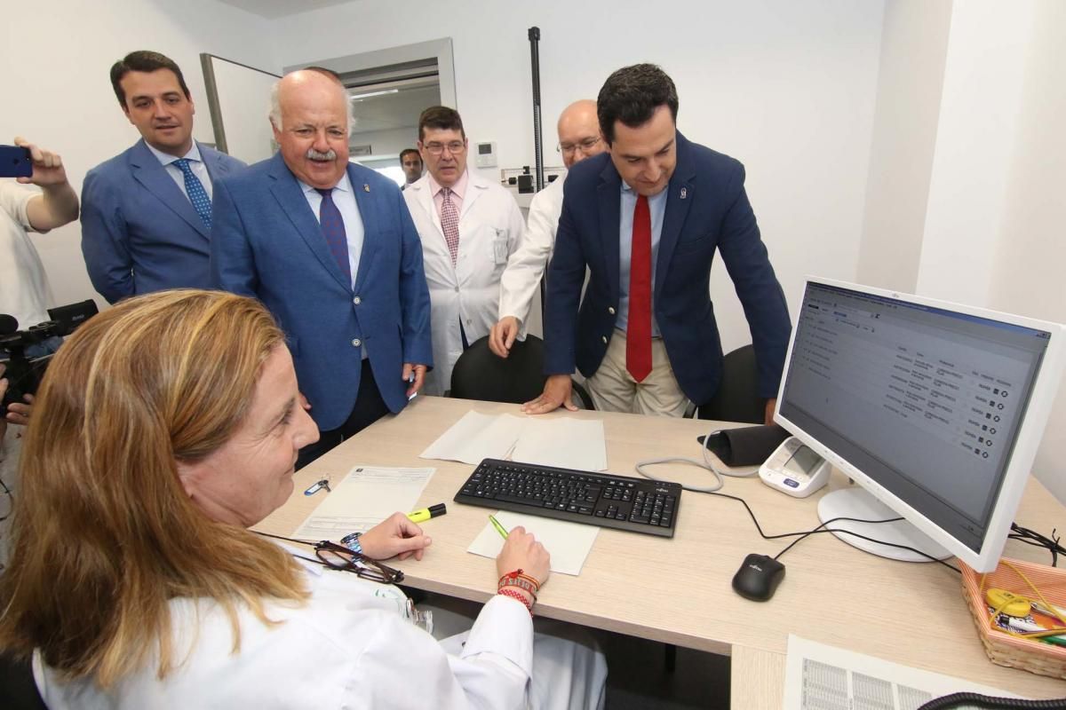 El presidente de la Junta inaugura el centro de salud de Avenida de América