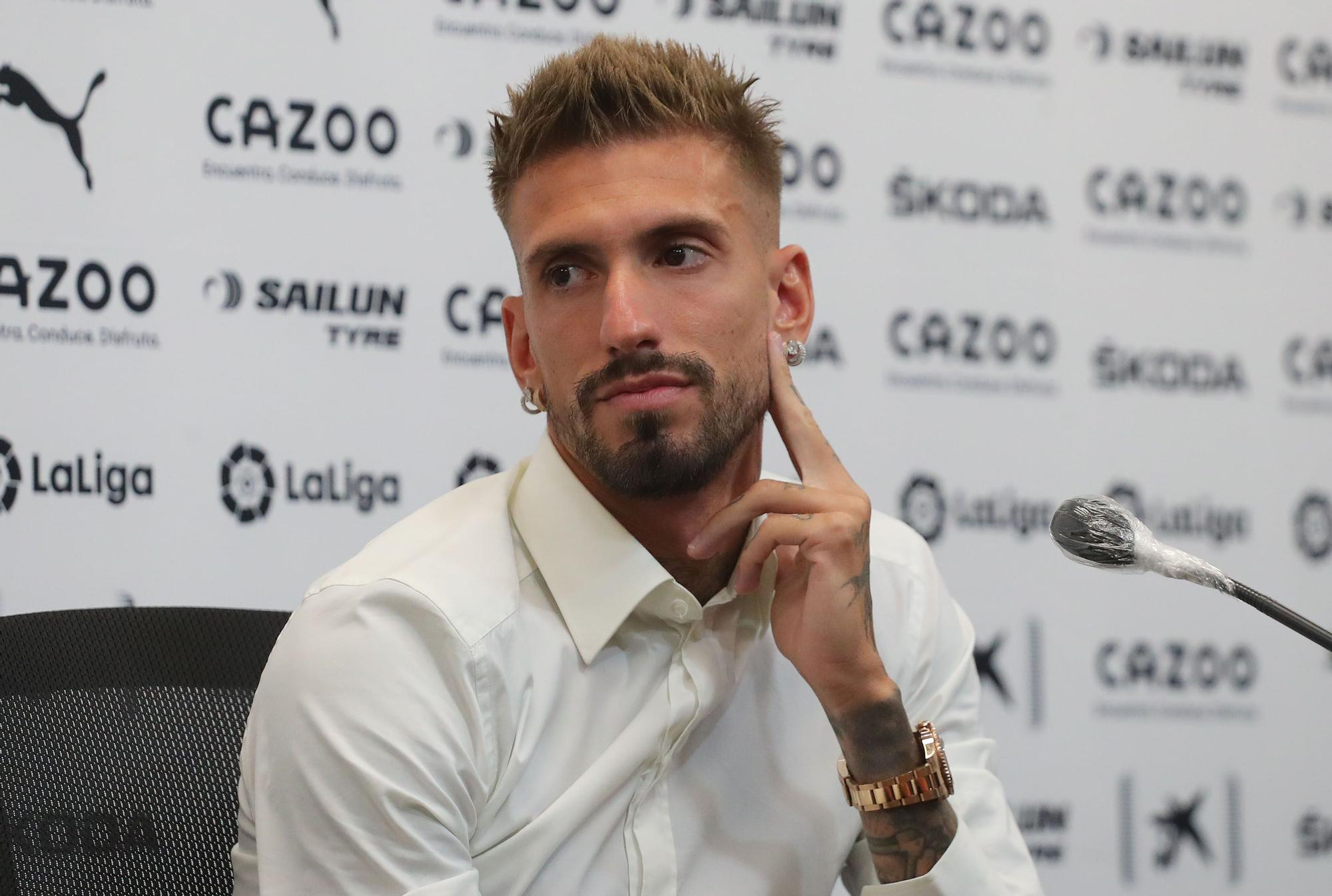 Las mejores imágenes de la presentación de Castillejo con el Valencia CF