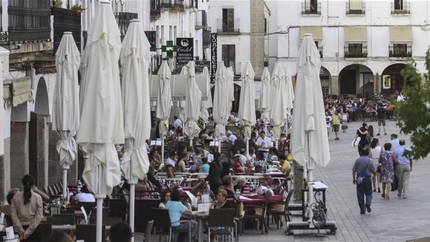 Los sindicatos de la hostelería planifican una huelga en Semana Santa en Cáceres