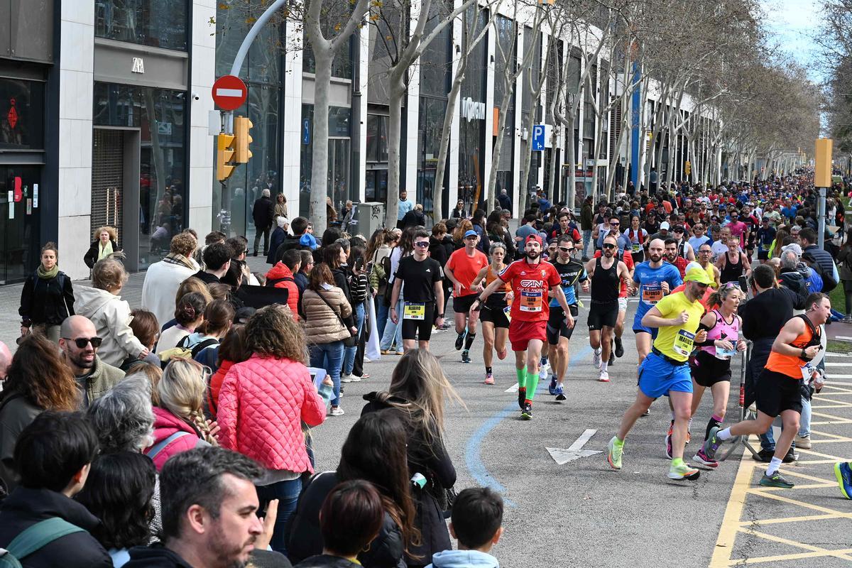 ¿Has participado en la Marató de Barcelona 2024? ¡Búscate en las fotos¡