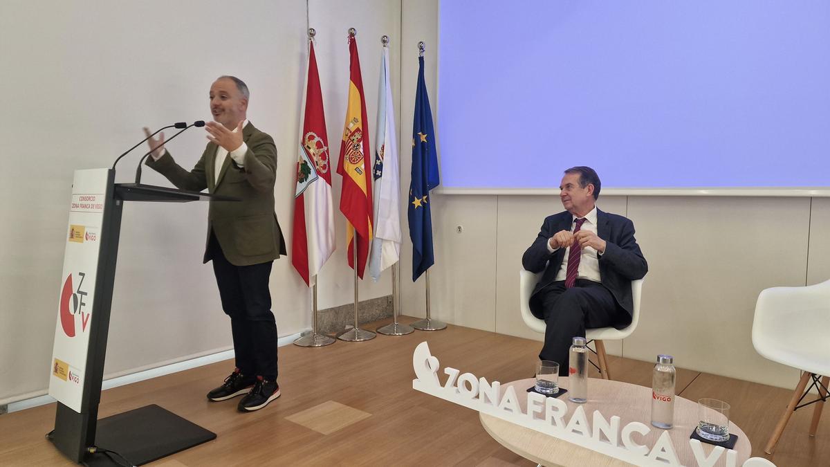 David Regades y Abel Caballero en la presentación del programa del Vigo Global Summit 2023