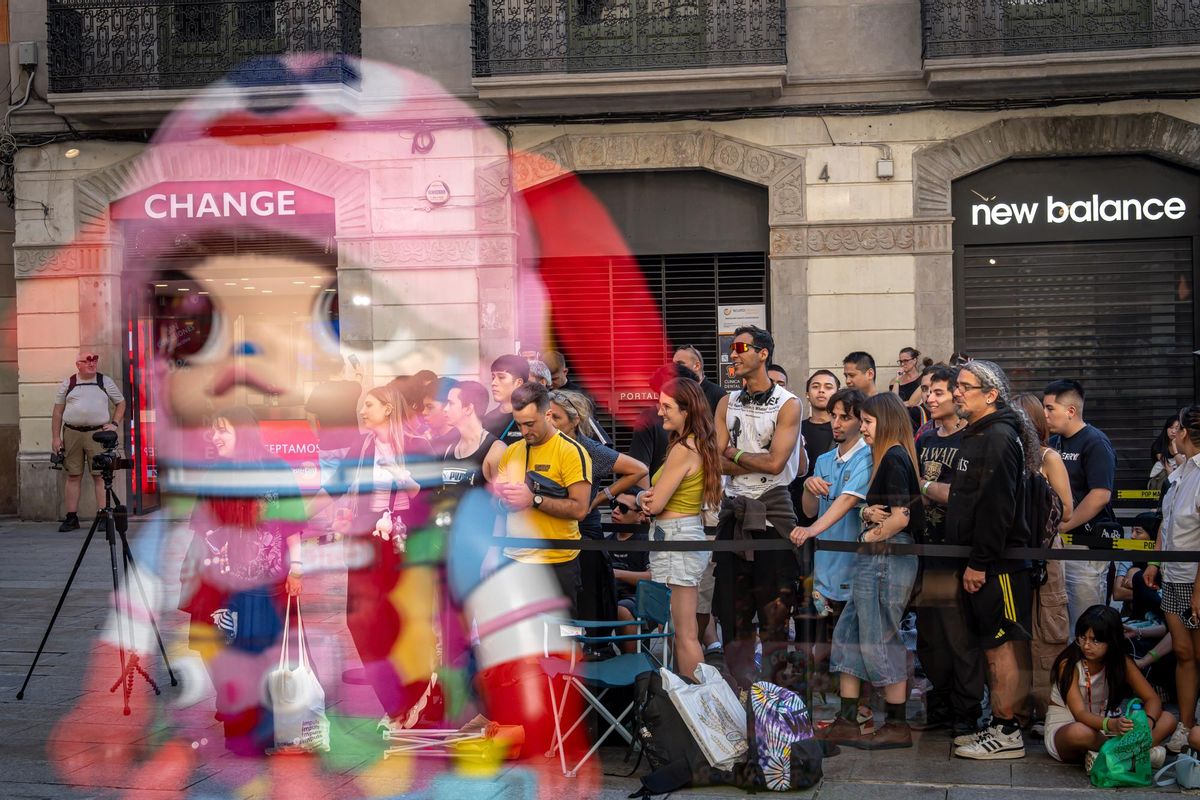 Colas masivas en Pop Mart por la llegada de Labubus a Barcelona