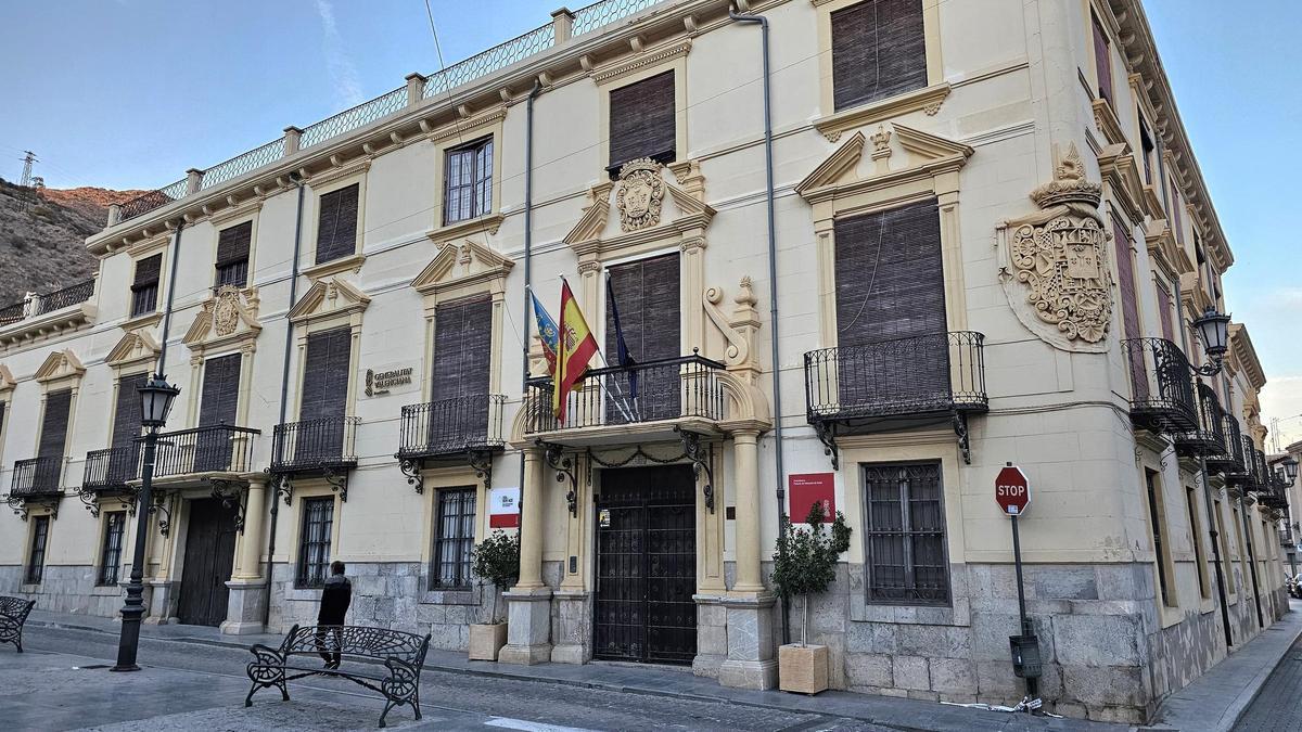 Palacio del Marqués de Rafal de Orihuela, que se mantiene totalmente cerrado.