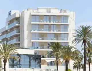 Una temporada «ligeramente más floja» en hoteles y clubes de Ibiza
