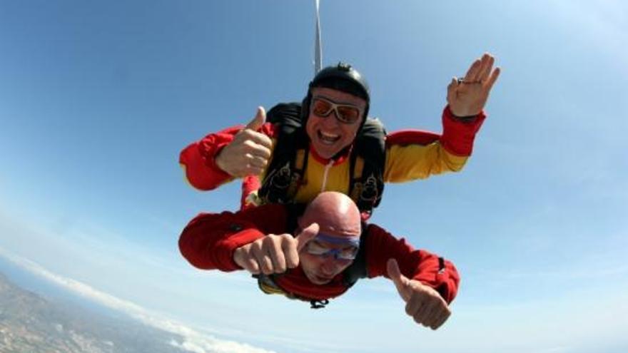 Nonay llençant-se en paracaigudes a l&#039;Skydive