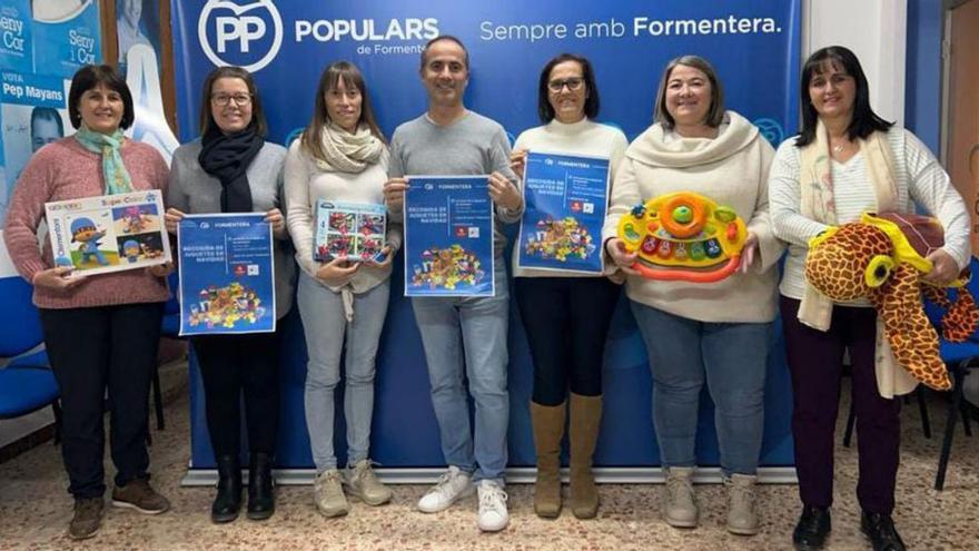 El PP de Formentera inicia su XIII campaña de recogida de juguetes | FIRMA FOTÓGRAFO