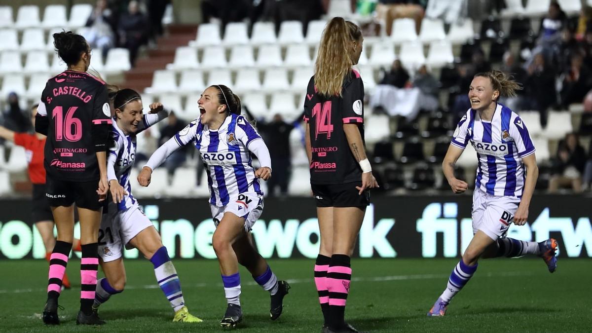 Alejandra celebra el gol del triunfo para la Real Sociedad