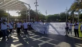 Manifestación de los trabajadores de los restaurantes cerrados en Puerto Rico