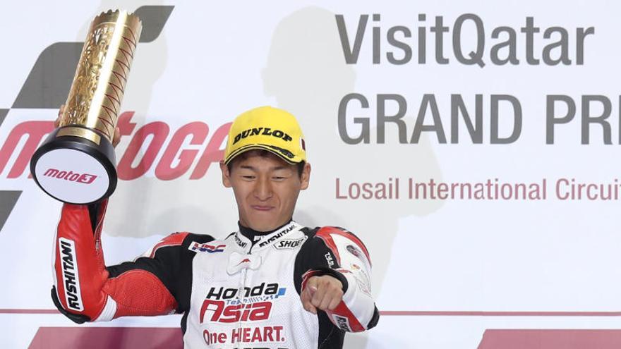 Kaito Toba celebra su victoria en Moto3