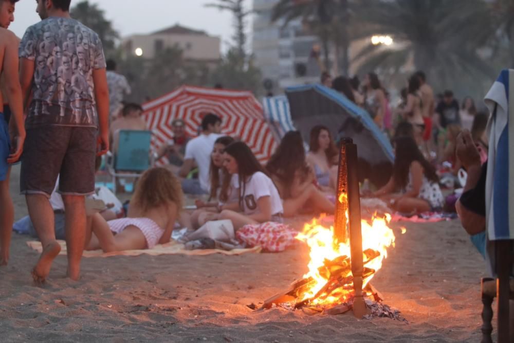 Málaga celebra la noche de San Juan en sus playas