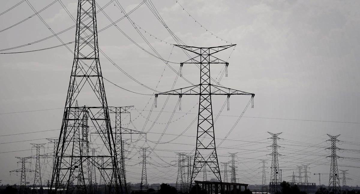 Cada usuari pagarà uns 60 euros enguany pel deute del sistema elèctric