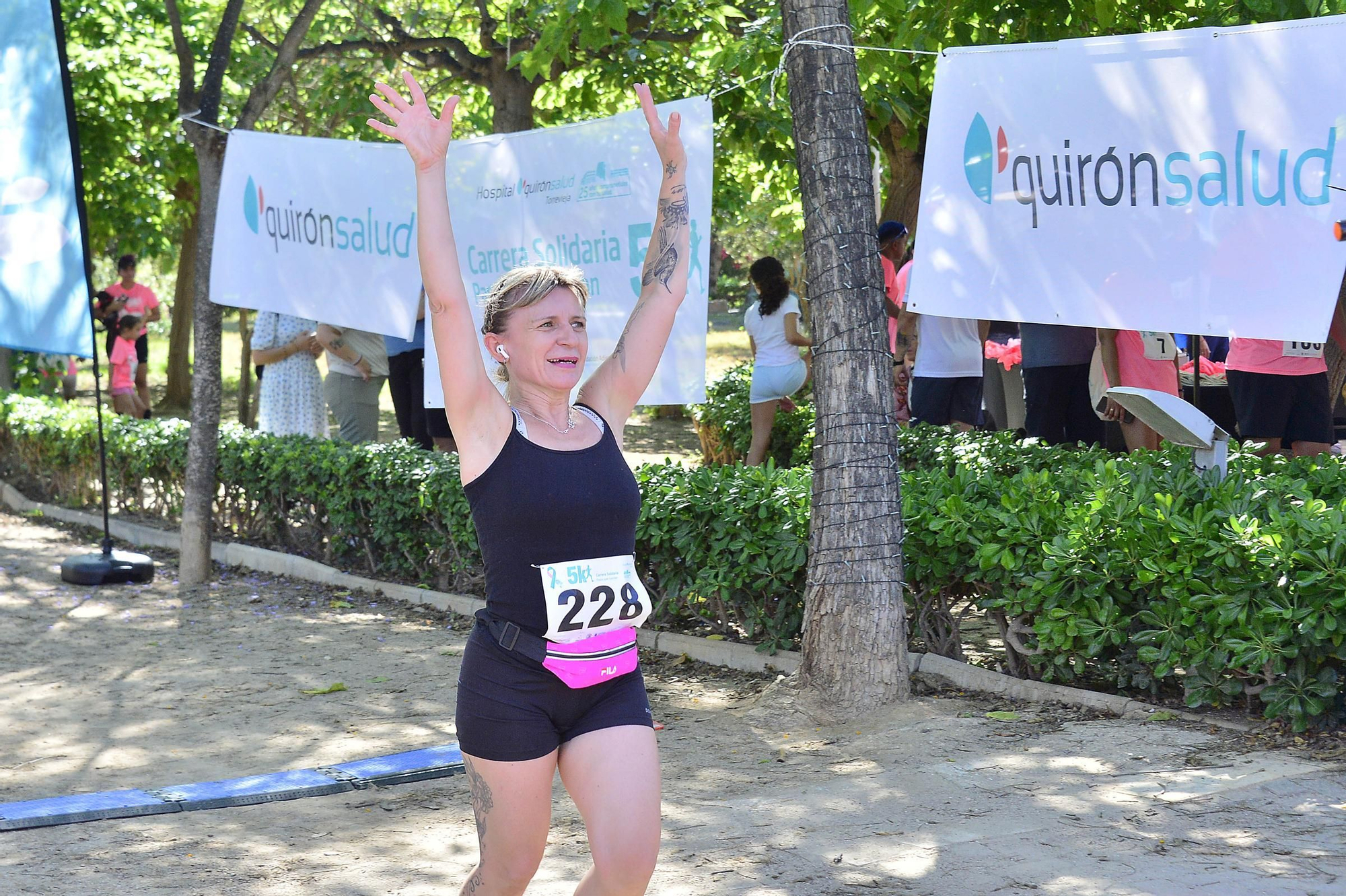 Carrera solidaria organizada por  QUIRÓNSALUD en beneficio de la asociación AFECÁNCER