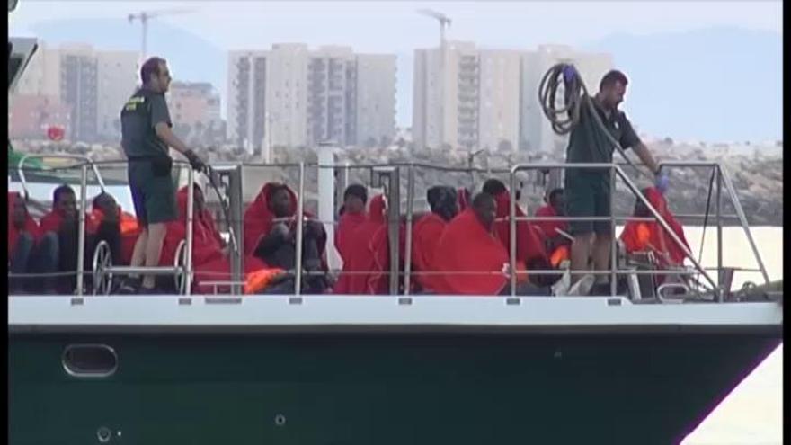 Rescatados 61 inmigrantes en la costa de Almería