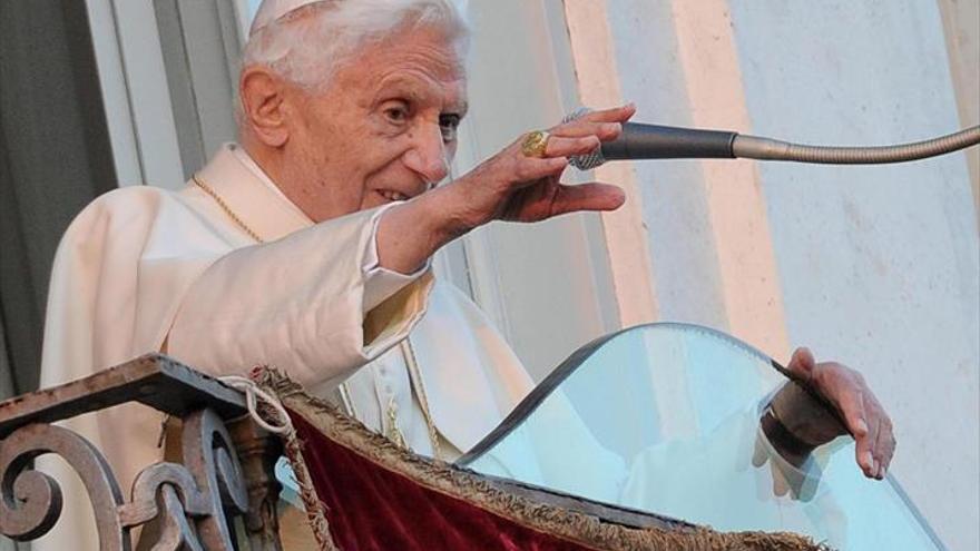 Benedicto XVI anuncia por carta que se prepara para morir