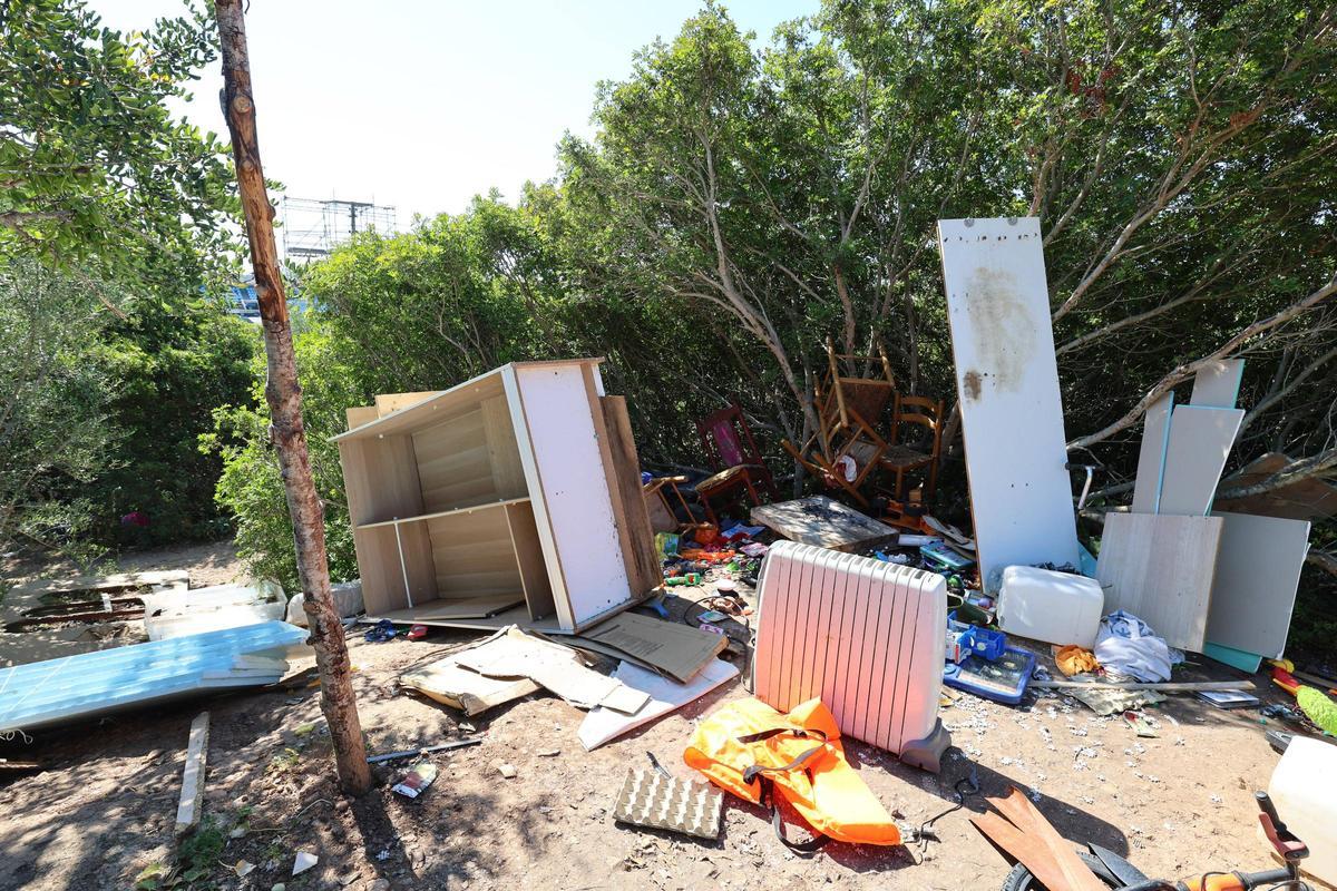 Todas las imágenes del asentamiento chabolista de sa Joveria, el más grande de Ibiza Todas las imágenes del asentamiento chabolista de sa Joveria, el más grande de Ibiza