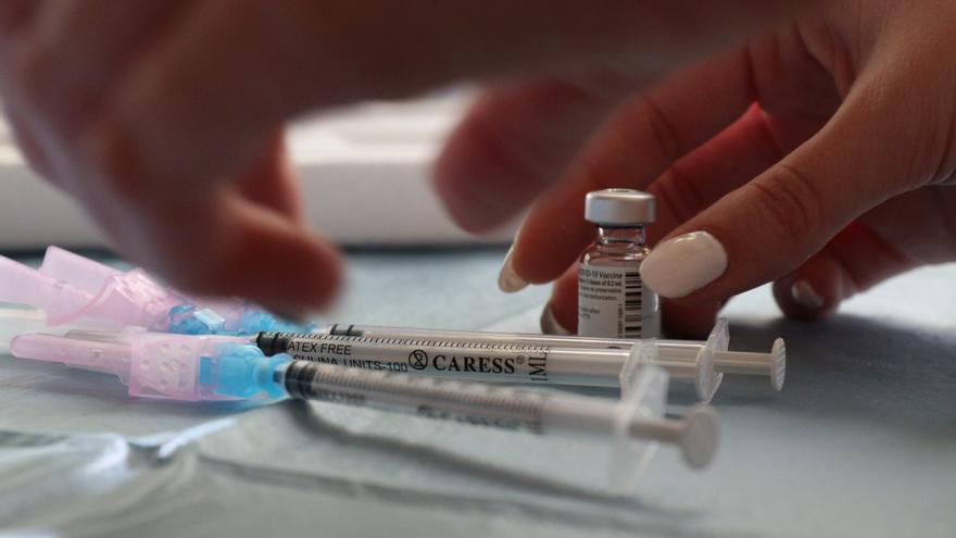 Córdoba mantiene la presión hospitalaria en 67 ingresados mientras prosigue la campaña de vacunación