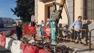 Vecinos de Espinardo denuncian los trabajos de una máquina picadora muy próxima a un colegio