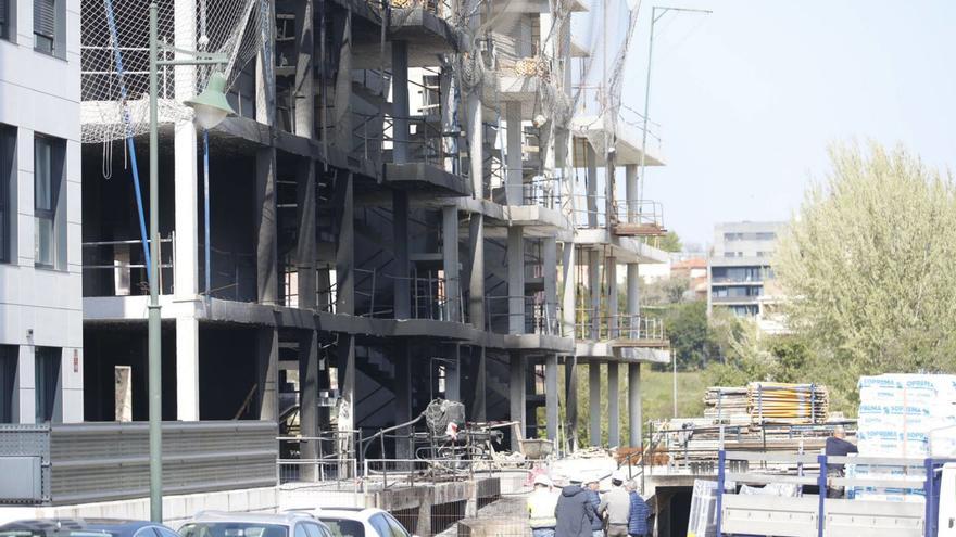 El edificio en obras incendiado en Viesques, &quot;en buen estado y sin daños estructurales&quot;