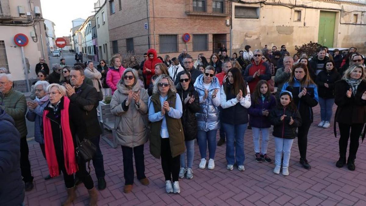 Villanueva condena en la calle el asesinato machista de María del Carmen.