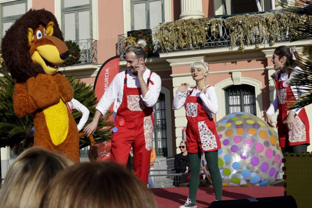 Los Reyes Magos llegan a Murcia repartiendo Roscón