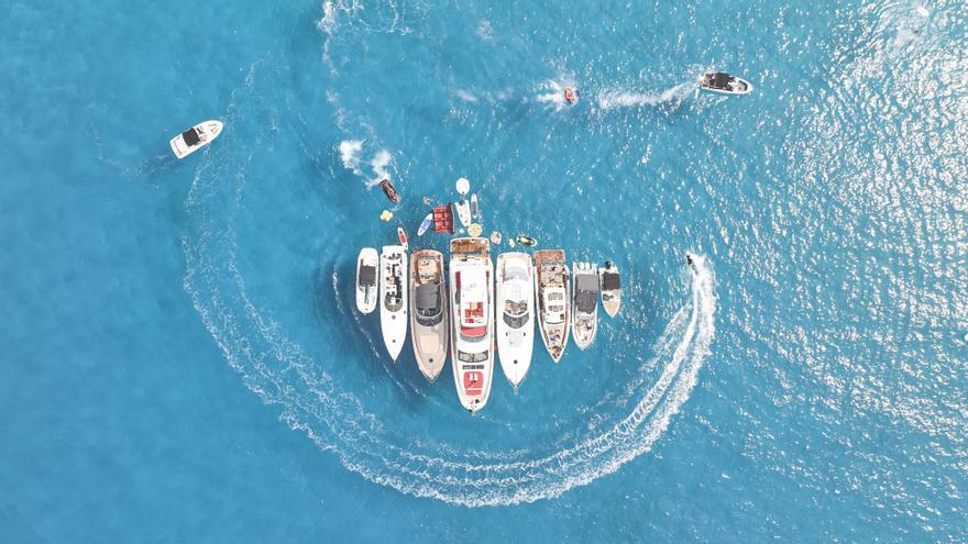 Eine Insel aus Booten und ein ganz besonderer Tag vor der Küste von Mallorca