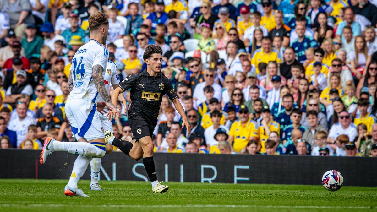 El Valencia despierta tarde ante el Leeds United y suma una nueva derrota