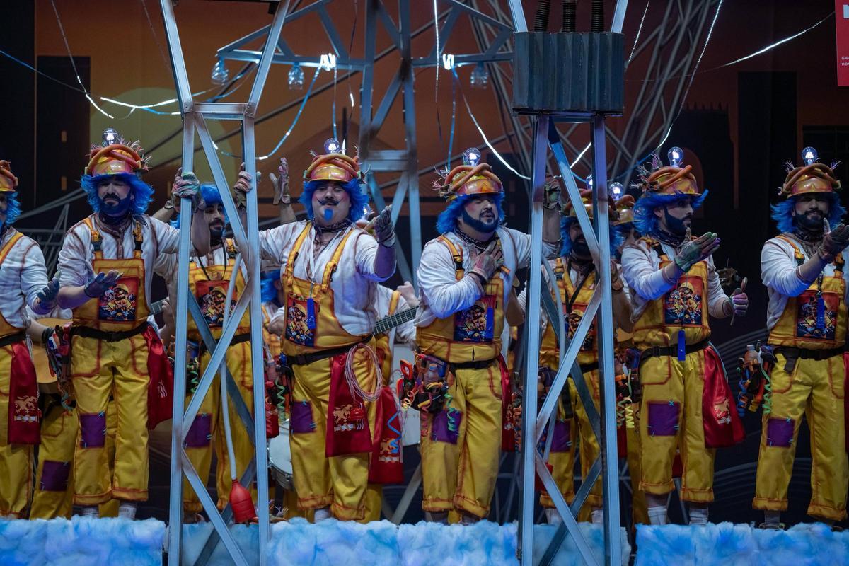 Actuación de la murga Los Mirinda