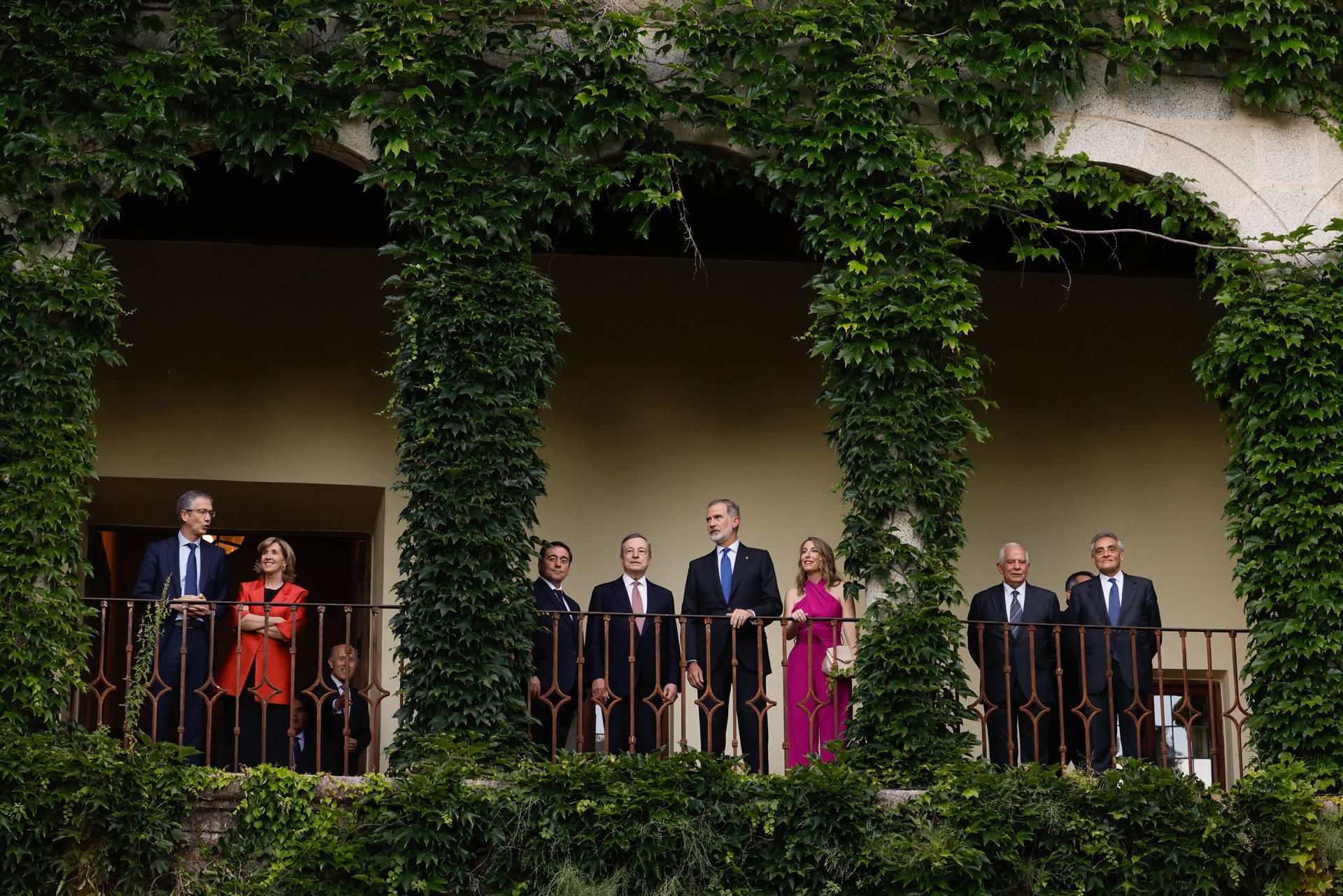 El rey cena con Draghi en el Monasterio de Yuste antes de entregarle el Premio Carlos V