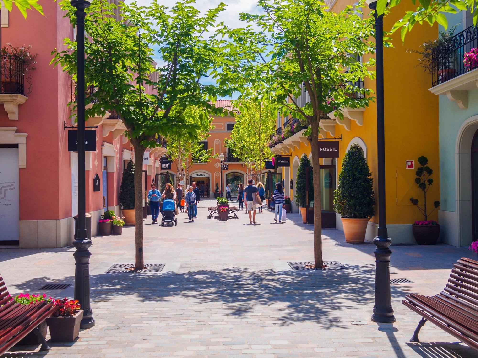 Así se ve el interior de la Roca Village.