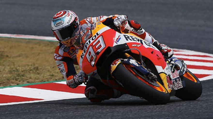 Marc Márquez empieza mandando en Montmeló