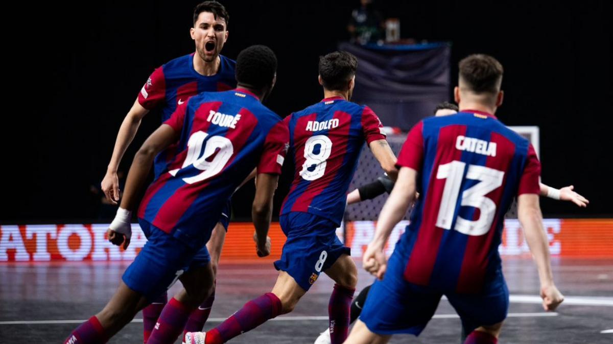 Los jugadores del Barça celebran un gol de la semifinal