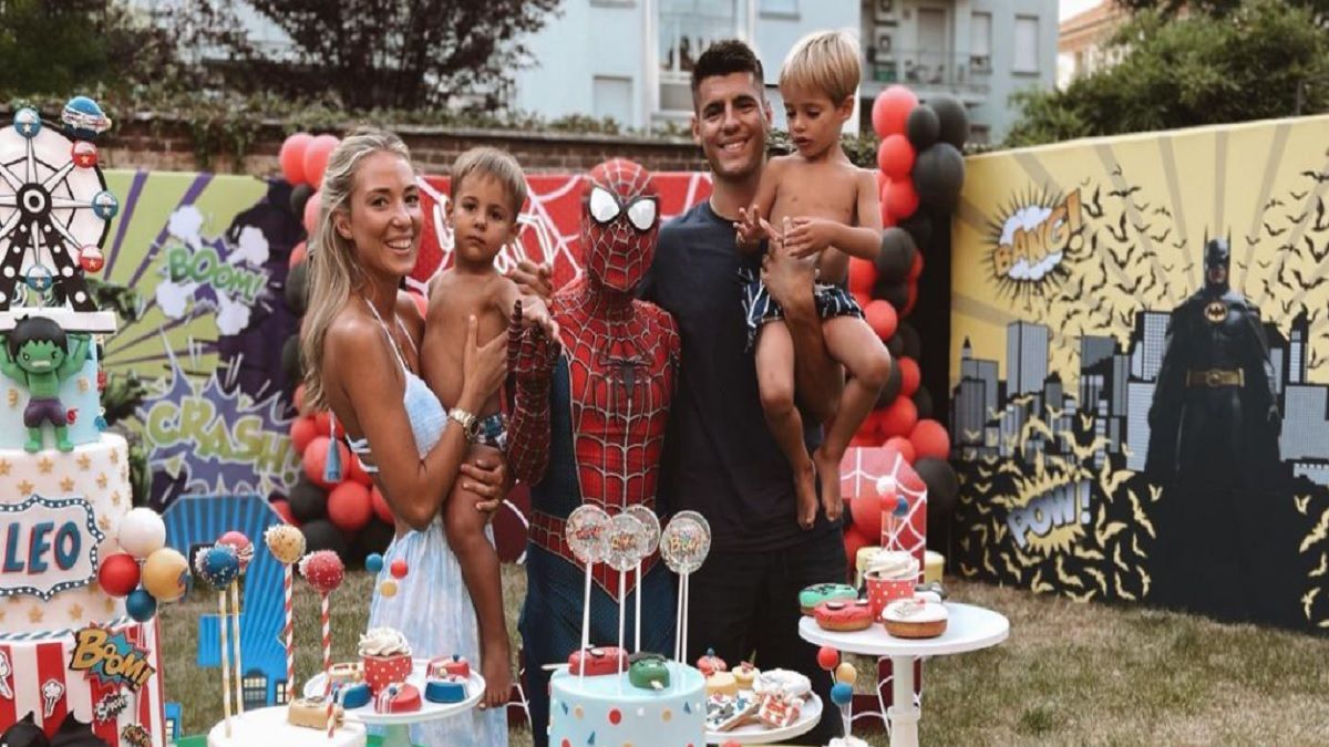 Morata y su fiesta particular fiesta de superhéroes