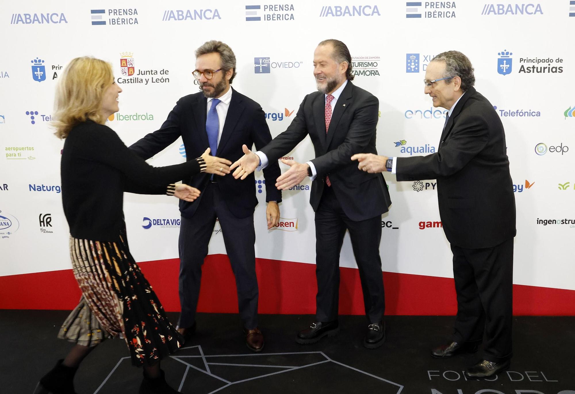 El poder político y empresarial se cita en Santiago