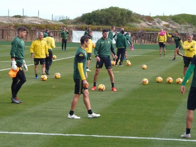 Fotos del entrenamiento de la UD Las Palmas en El Saler (24/01/2019)