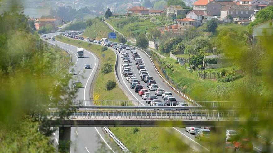 Retenciones en la AP-9 esta Semana Santa.