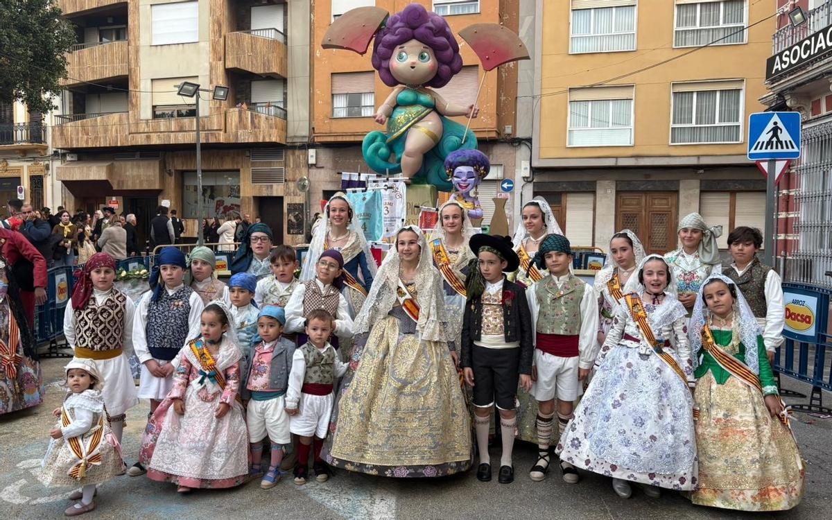 Comisión infantil de la Falla El Romano de Sagunt.
