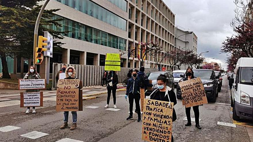 Las familias de Cala de Bou siguen luchando contra su desahucio